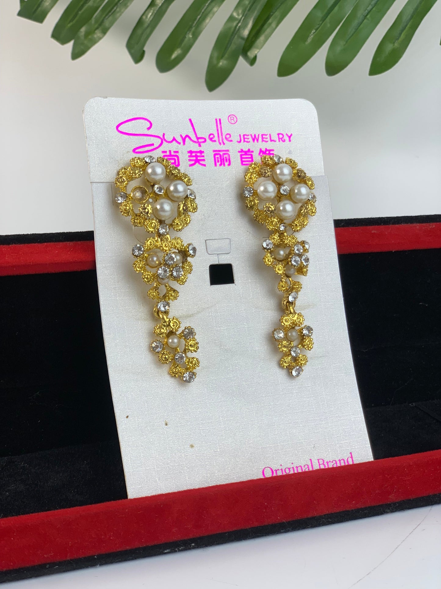 Gold Pearl drop earring