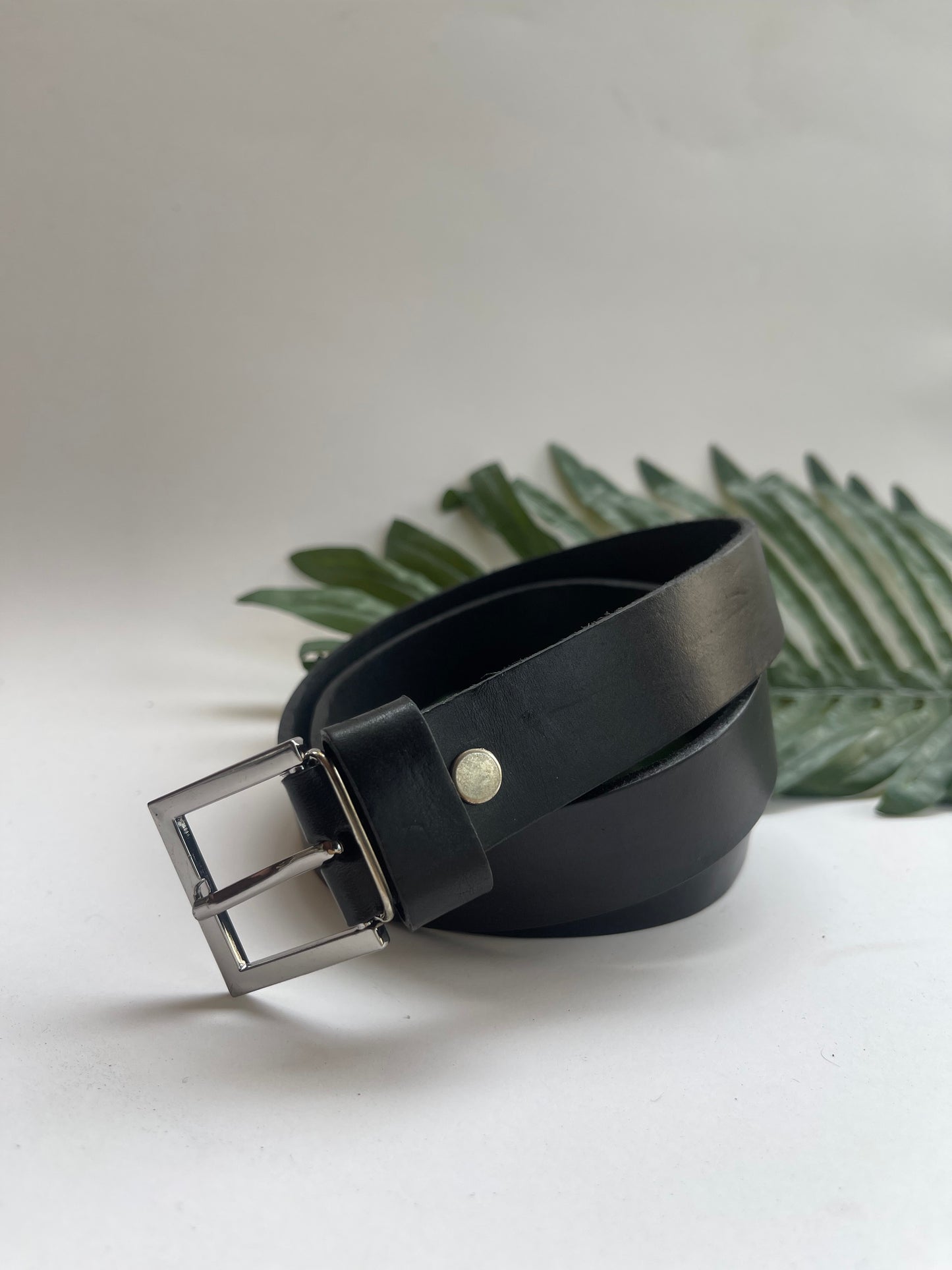 Black detailed leather belt (8-12)